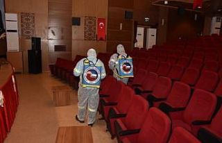 Ceyhan’da seçimin yapılacağı salon dezenfekte...