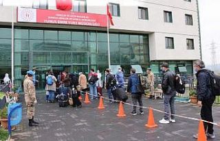 Cezayir’den gelen 299 kişi Manisa’da karantinaya...