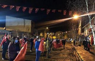 Çıldır’da evlerde 23 Nisan coşkusu