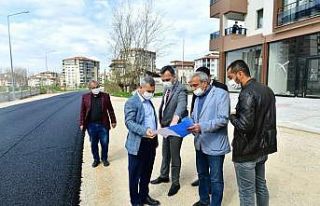 Çınar asfalt çalışmasını yerinde inceledi