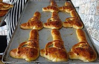 Çocuklara tabanca şeklinde poğaça yapıp 100 yıllık...