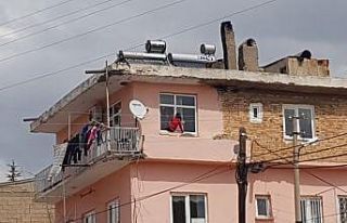 Çocukların tehlikeli oyununu muhtar önledi