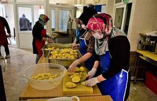 Çorum Belediyesi’nden 2 bin aileye sıcak yemek