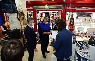 Çorum’da Belediyesi esnafa maske ve solüsyon dağıttı