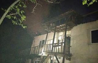 Çorum’da sobadan çıkan kıvılcım evi yaktı