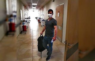 Covid-19’u 6 günde yenen genç adam taburcu oldu