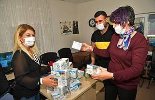 Çukurova’da ücretsiz maske dağıtımı