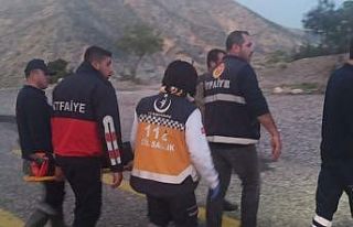 Dağda mahsur kalan 3 kişi kurtarıldı