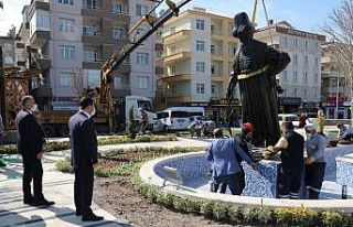 Damat İbrahim Paşa heykeli yeni yerine taşındı
