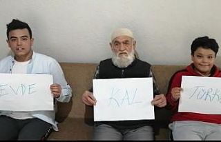 Dede ve torunlardan ’evde kal’ çağrısı