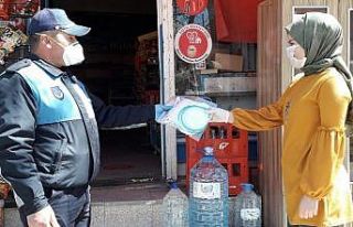 Delice Belediyesi, yüz koruyucu siperlik ve maske...