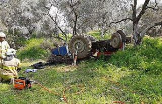 Devrilen traktörün altında kalan yaşlı adam öldü