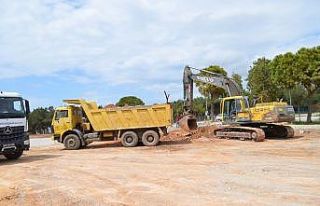 Didim’de yol genişletme ve onarım çalışmaları...