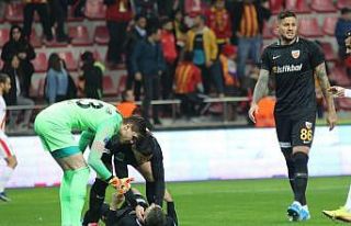 Diego Angelo takım arkadaşlarını ifşa etti