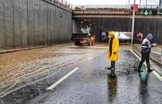DİSKİ, sağanak yağış nedeniyle 21 ekip ve 55...