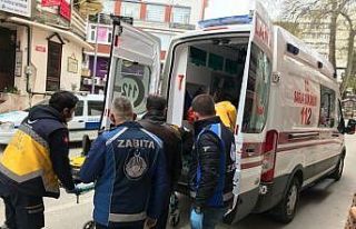 Diyaliz aracından inerken dengesini kaybedip düşen...