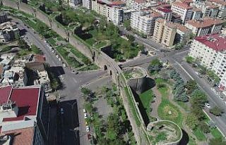 Diyarbakır kısıtlamaya uydu, cadde ve sokaklar...