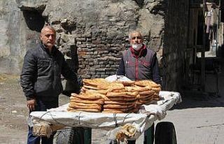 Diyarbakır’da fırıncıların ekmek mesaisi sürüyor
