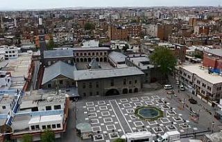 Diyarbakır’da sokaklar kısıtlamanın ikinci gününde...
