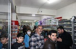 Diyarbakır’da vatandaşlar marketlere akın etti