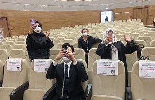 Doktor çiftin aşkı korona virüs engelini dinlemedi