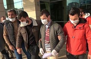 Doktora saldırı iddiasıyla adliyeye çıkartılan...