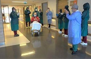 Doktorların umudunu kestiği korona hastası alkışlarla...