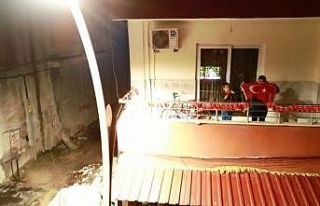 Droneyi görüp içeri kaçan çocuklar, Türk bayrağı...