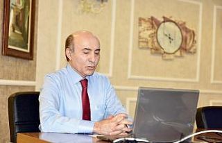 DÜ Rektörü Gül online olarak öğrencilerle sohbet...