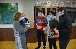Düzce Üniversitesi, yeni tip virüse yeni tip maske