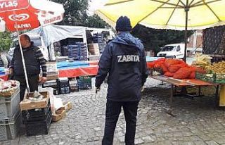 Düzce zabıtası pazaryerinde sıkı denetim uyguladı