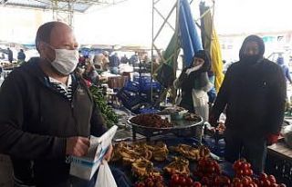 Edremit’te AK Parti maske dağıttı