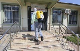 Efeler’de eczaneler ve sağlık ocakları dezenfekte...