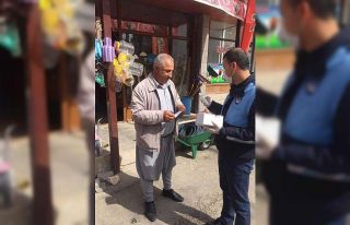 Eğil Belediyesinden vatandaşlara ücretsiz maske