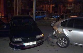 Ehliyetsiz ve alkollü sürücü park halindeki otomobile...