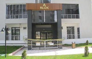Elazığ’da 12 katlı apartman karantinaya alındı