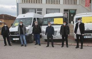 Elazığ’da minibüsçülerden,sağlık çalışanlarına...