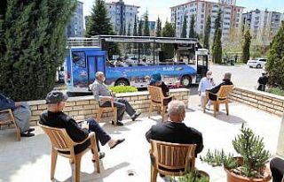Elazığ’da tur otobüsüyle huzur evi sakinlerine...