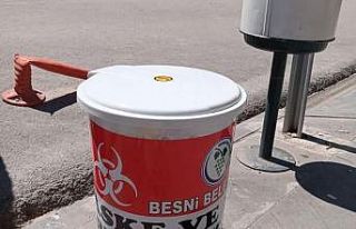 Eldiven ve maskeler için atık kutuları yerleştirildi