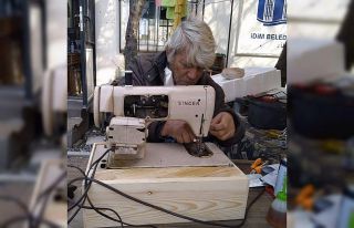 Emektar muhtar nostaljiyi yaşatıyor