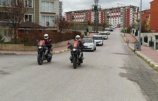 Emniyet ekipleri çocukların 23 Nisan coşkusuna...