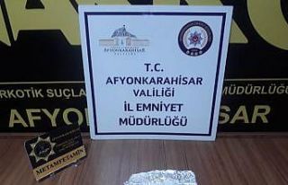 Emniyet ekipleri çok sayıda uyuşturucu madde ele...