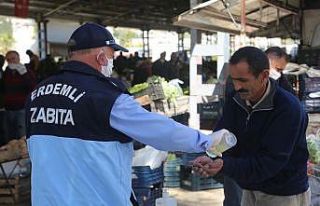 Erdemli’deki pazar yerlerinde vatandaşlara ücretsiz...