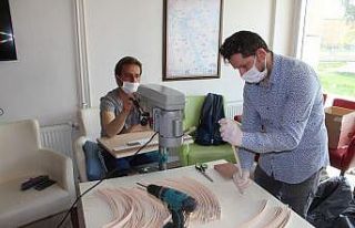 Erzincan Gençlik Merkezi 15 bin adet siperli maske...