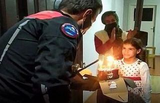 Erzincan polisinden küçük Sıla’ya doğum günü...
