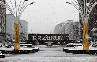 Erzurum’a Nisan’da kar yağdı