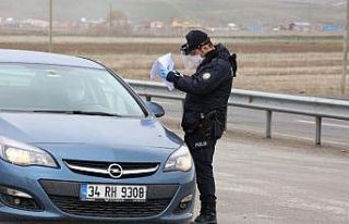 Erzurum’a sahte izin belgesi ile giriş yapmak isteyen...