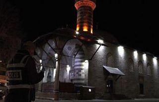 Erzurum’da camilerden dualar yükseliyor