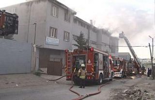 Esenyurt’ta iş yerindeki yangın büyümeden söndürüldü
