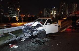 Esenyurt’ta kontrolden çıkan araç önce motosiklete...